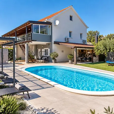 Villa Odzakovic *